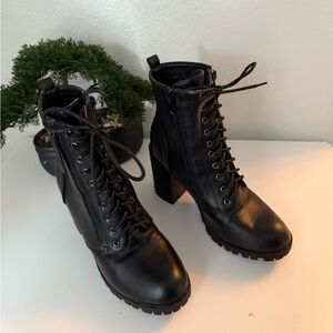 TOP Moda Black Chunky Heel Lace-Up Boots